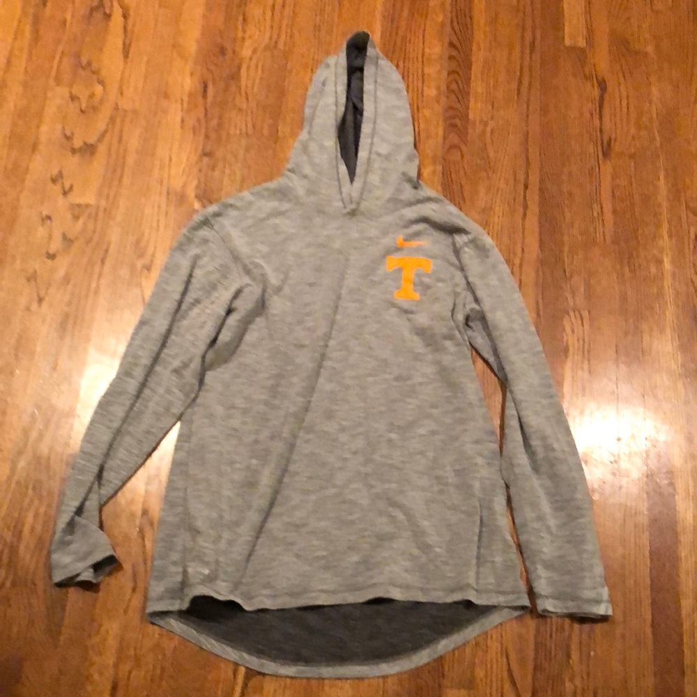 Nike men’s medium Tennessee T-shirt hoodie